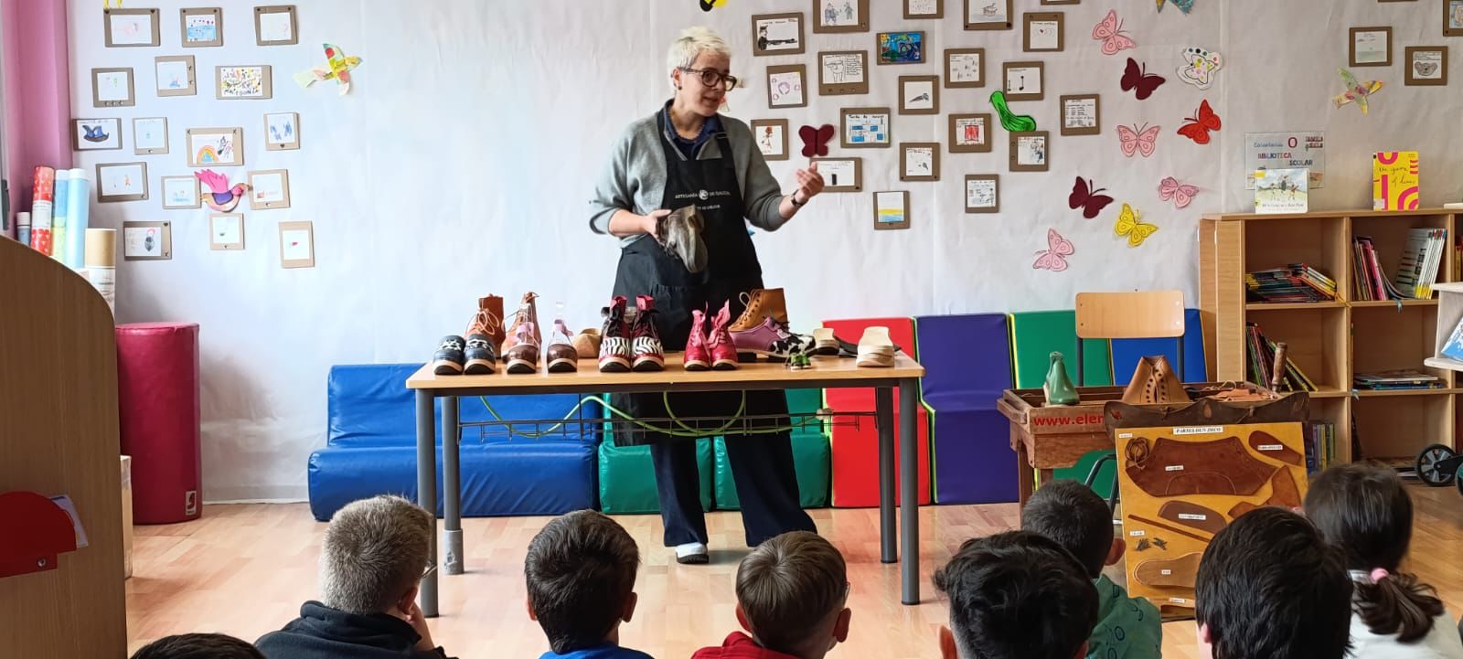 A Fundación Artesanía de Galicia leva os oficios tradicionais ao CEIP da Pontenova