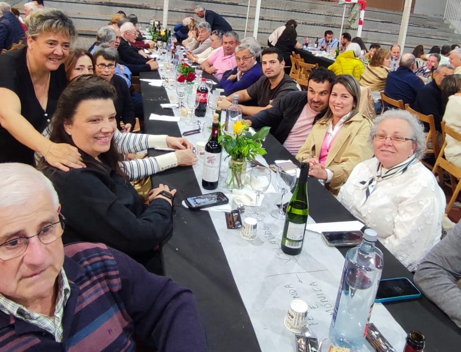 Arredor de 400 persoas participaron este domingo no III Día da Veciñanza de Alfoz, unha xornada de convivencia que reuniu veciños e veciñas das diferentes parroquias nun ambiente festivo