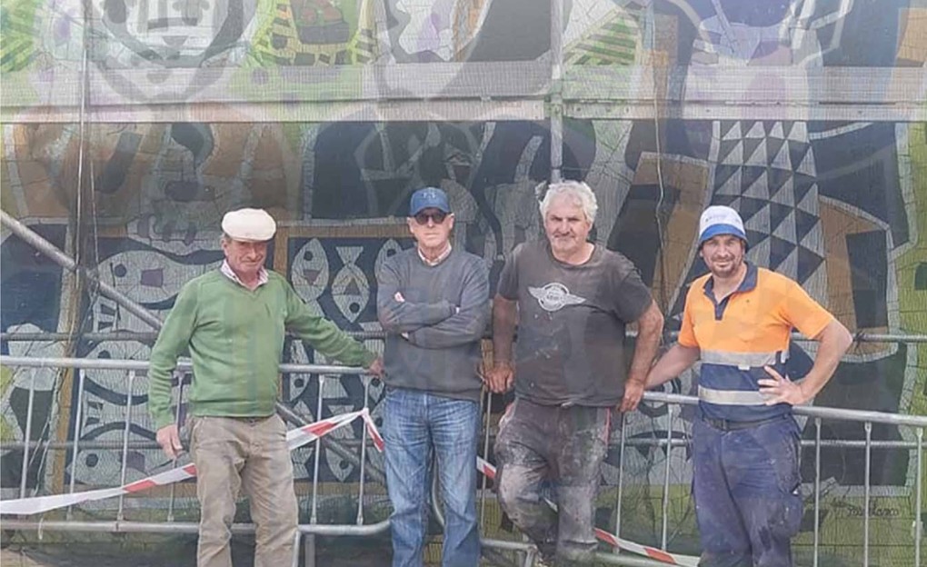 Un verso de Manuel María dá vida ao novo mural do Foz labrego e mariñeiro