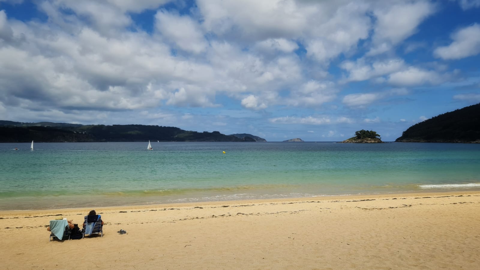 A praia de Area de Viveiro volverá lucir a bandeira azul