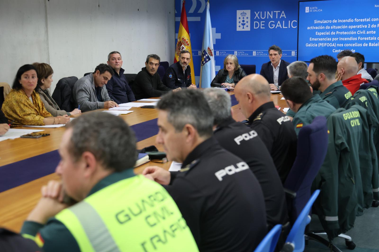 A Xunta acolle unha reunión de coordinación dos operativos contra incendios forestais da provincia