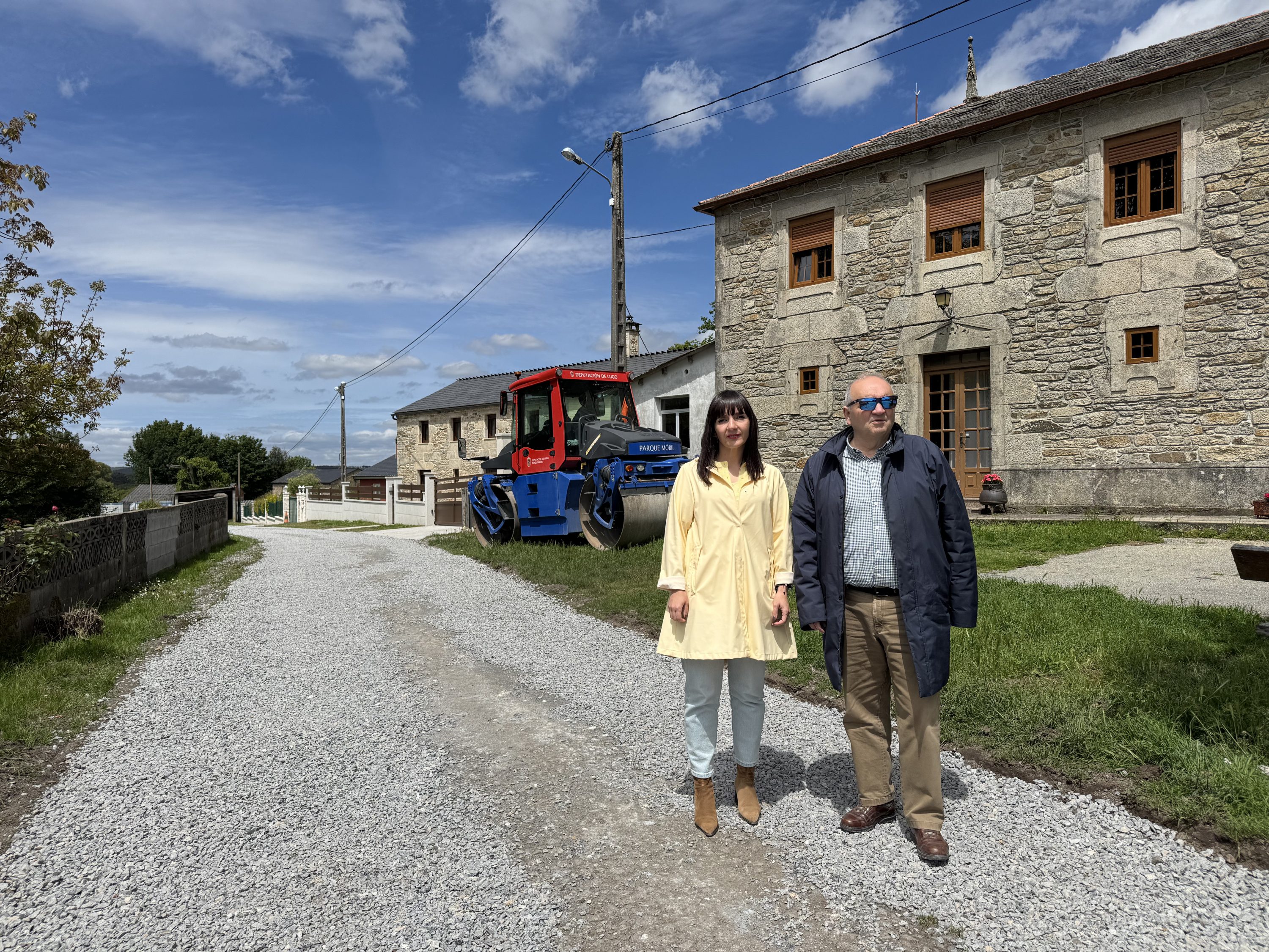 O Concello de Vilalba avanza na rexeneración de vías rurais en Lanzós e San Simón da Costa