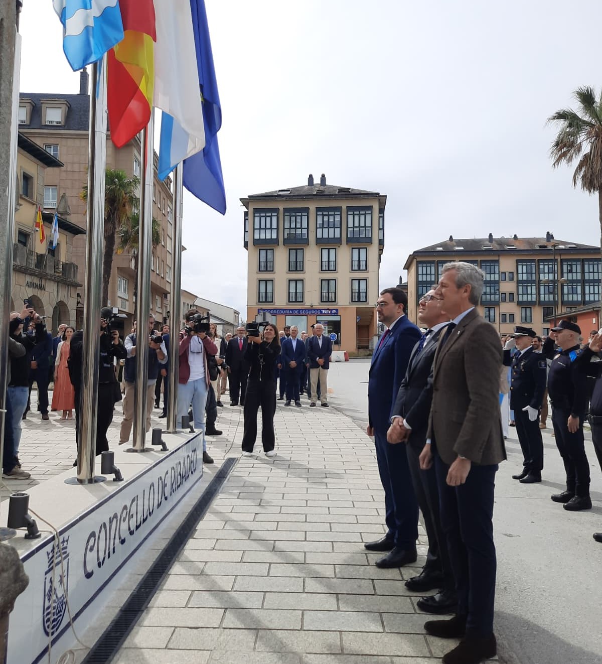 Os presidentes da Xunta e do Principado izaron este venres a bandeira de Ribadeo