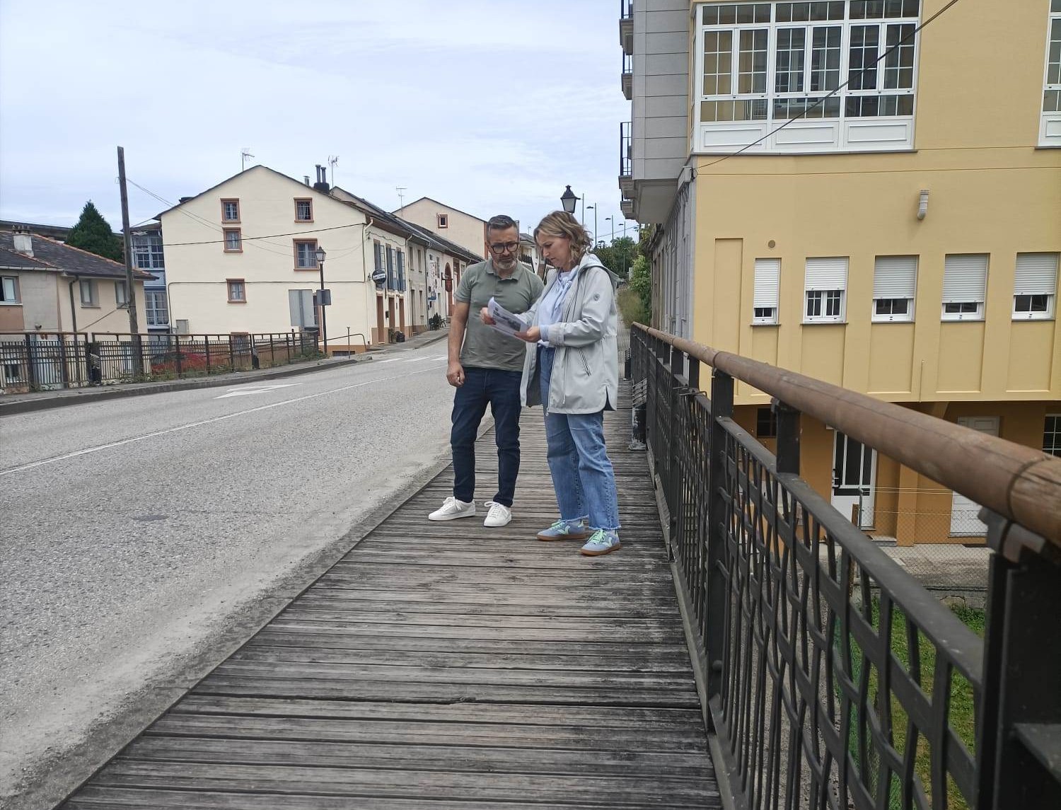 A colaboración entre Concello e Deputación permite renovar a Ponte da Pedra en Lourenzá