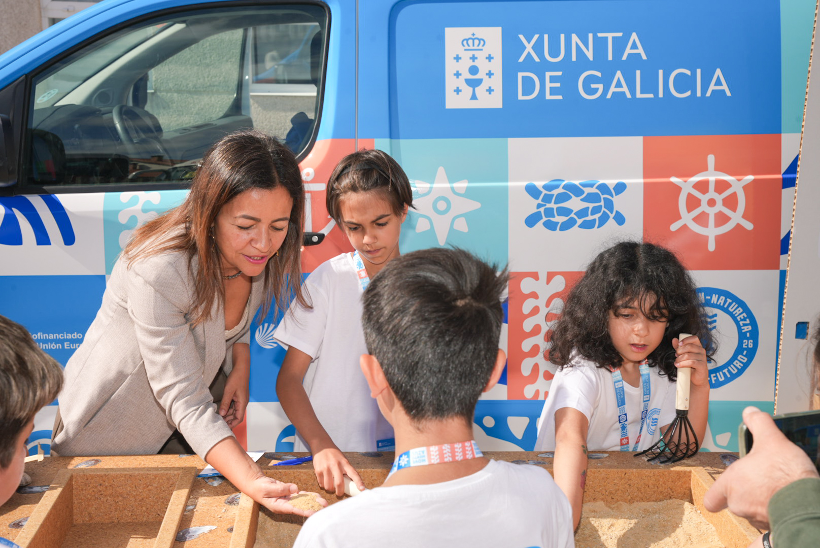 Villaverde inaugura o proxecto educativo `Movemento Azul` que conecta a mocidade galega co mar