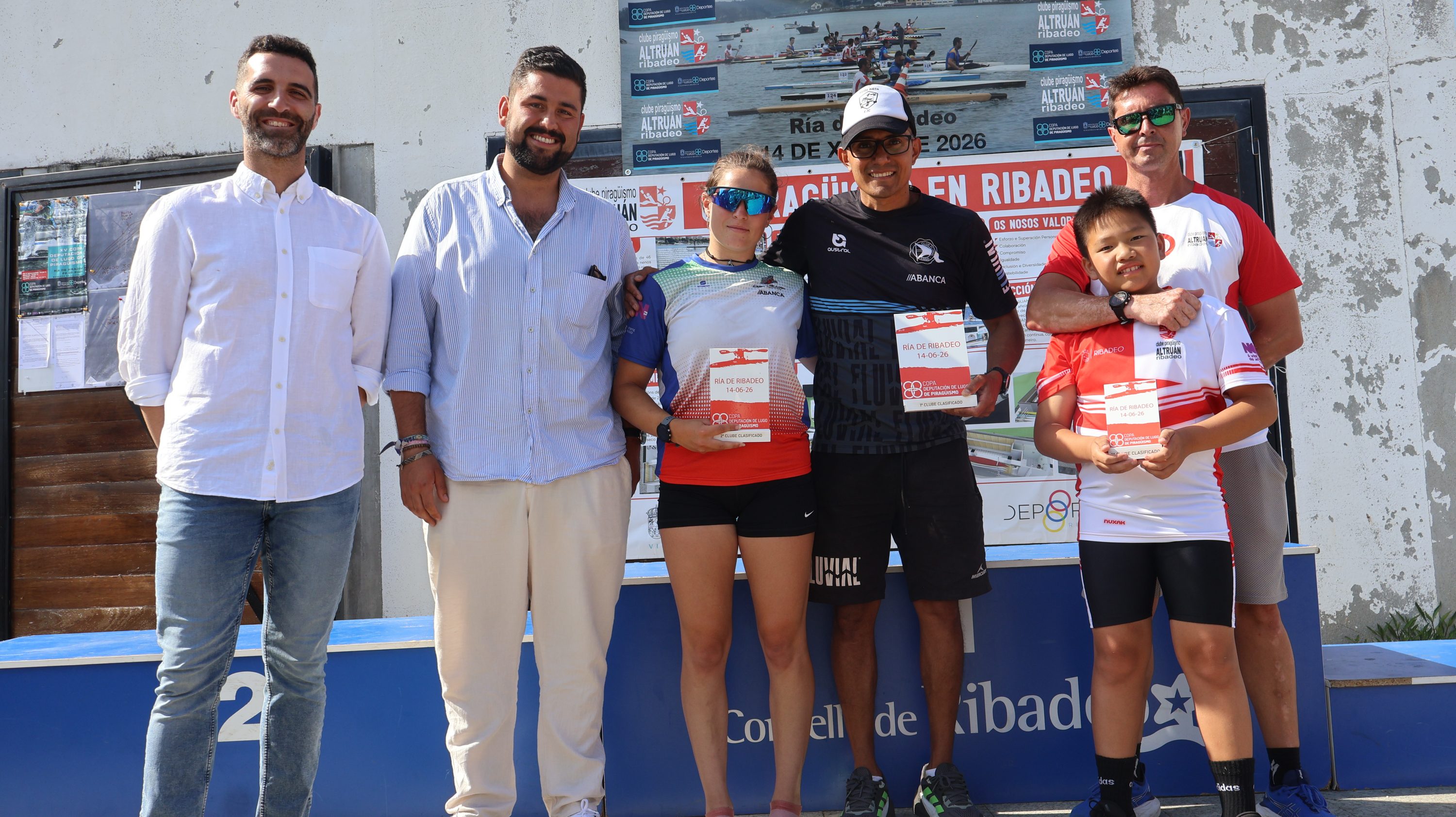 A ría de Ribadeo acolleu este domingo a terceira regata da Copa Deputación de Piragüismo, patrocinada pola Vicepresidencia da Deputación