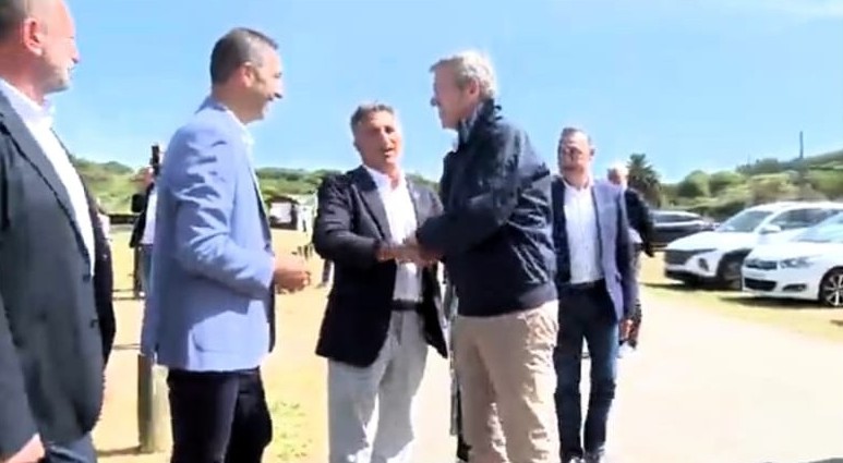 O presidente da Xunta destaca en Xove o liderado galego en bandeiras azuis