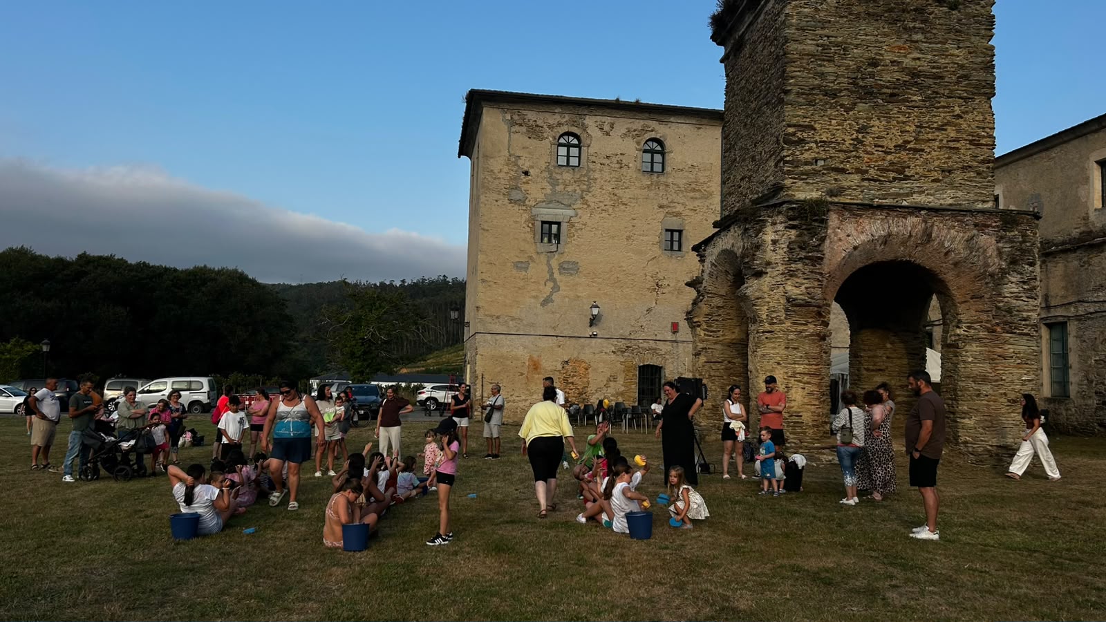 Arrinca en Lourenzá o 'Verán na Praza' con alta participación e ambiente festivo