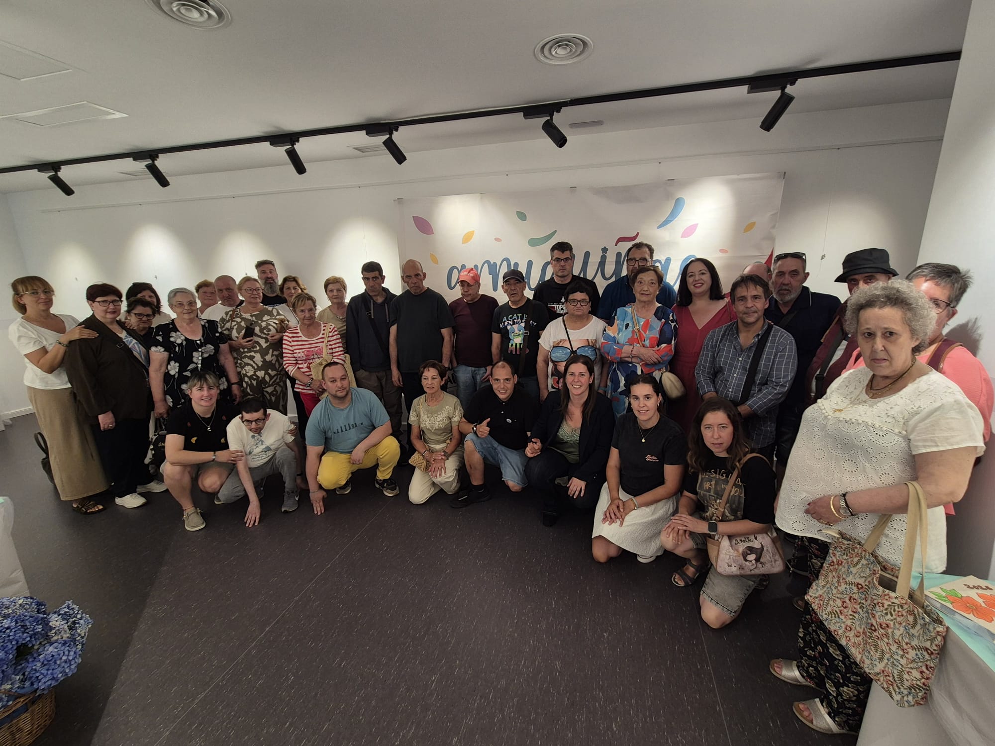 Arruguiñas inaugura na Casa da Cultura de Cervo a súa mostra de artesanía con máis de cen participantes