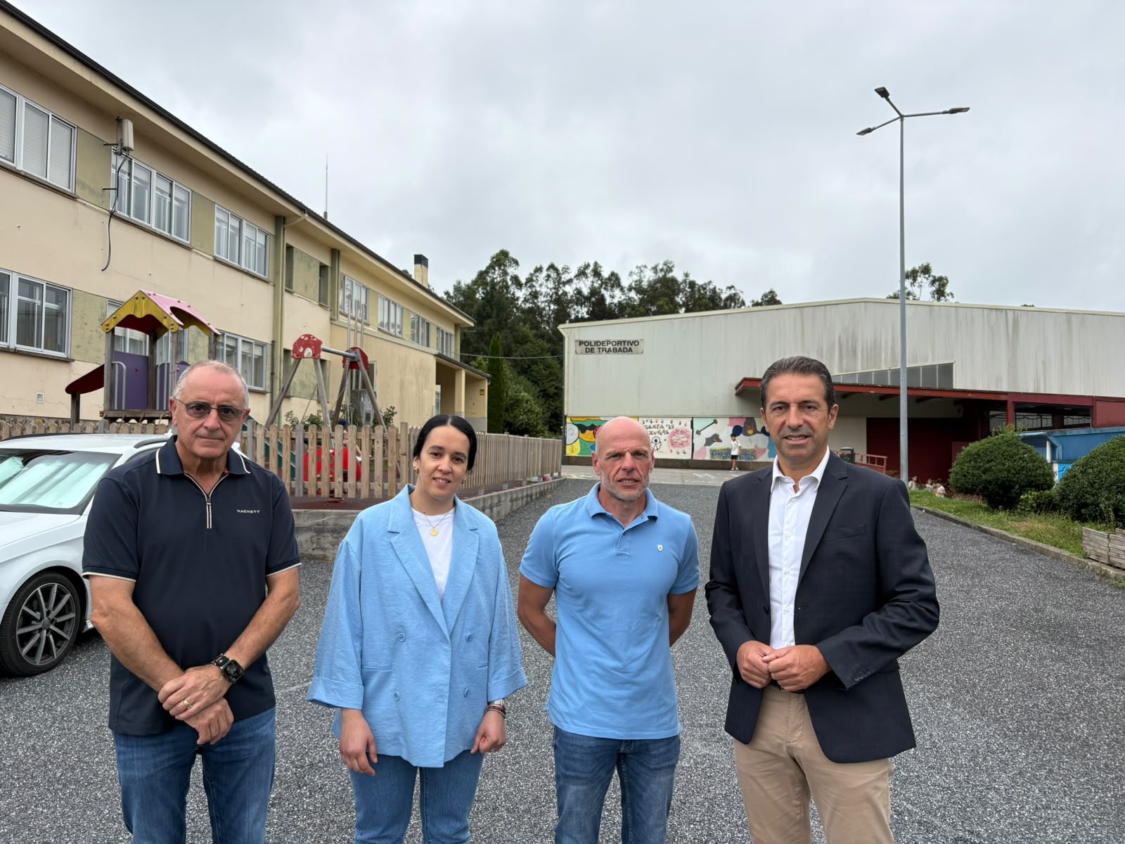 A Xunta impulsa melloras en Trabada: nova cuberta no pavillón e renovación da caldeira do CEIP