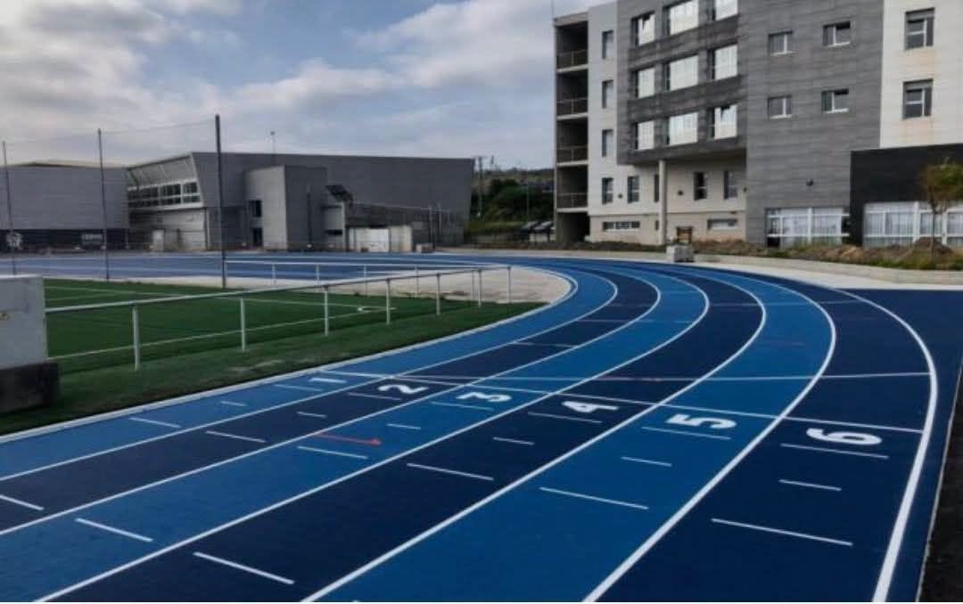 A pista de atletismo da Veiga poderá reservarse tamén en fin de semana durante a tempada estival