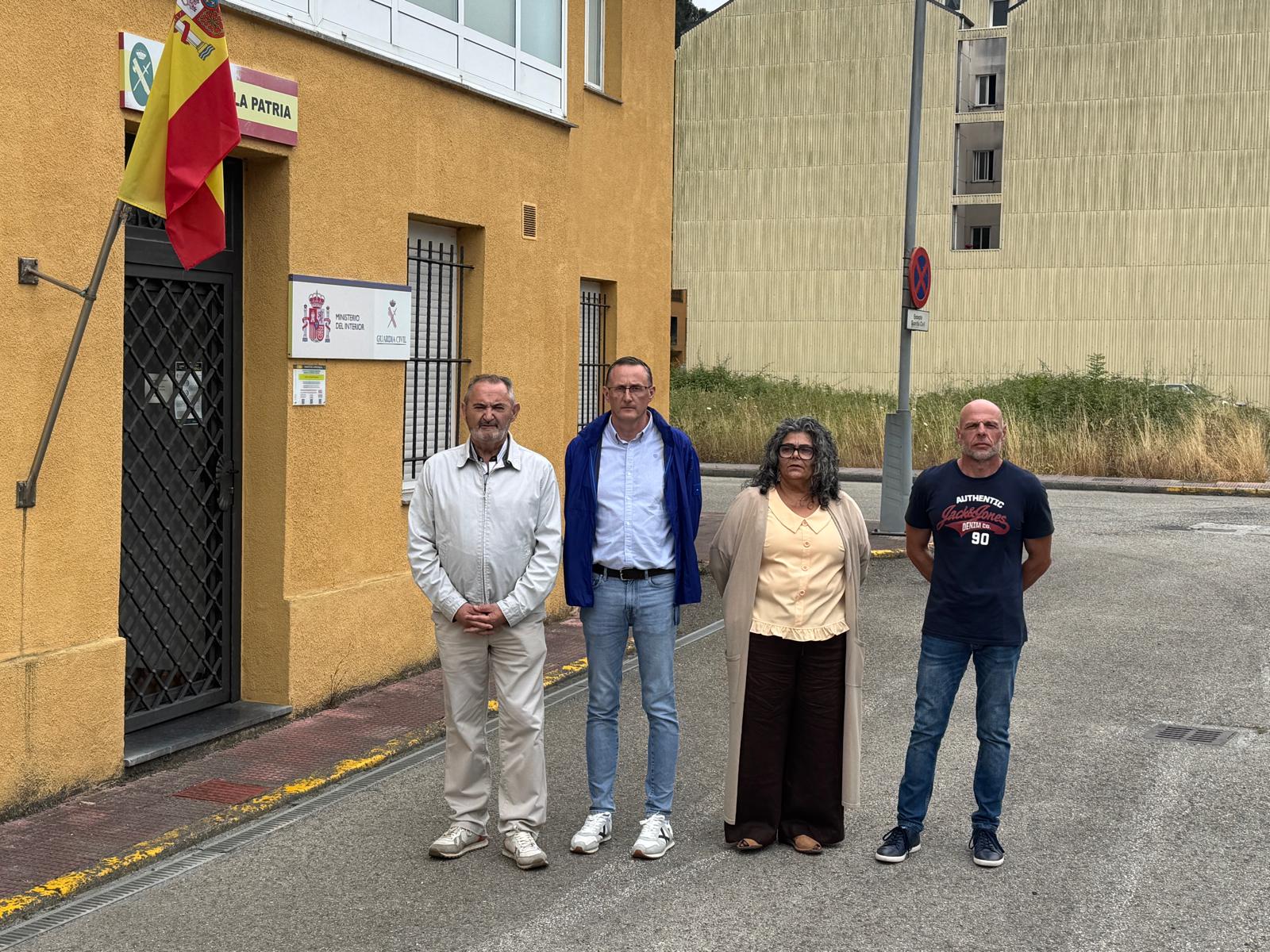 O PP esixe a cobertura de todas as prazas da Garda Civil no cuartel da Pontenova