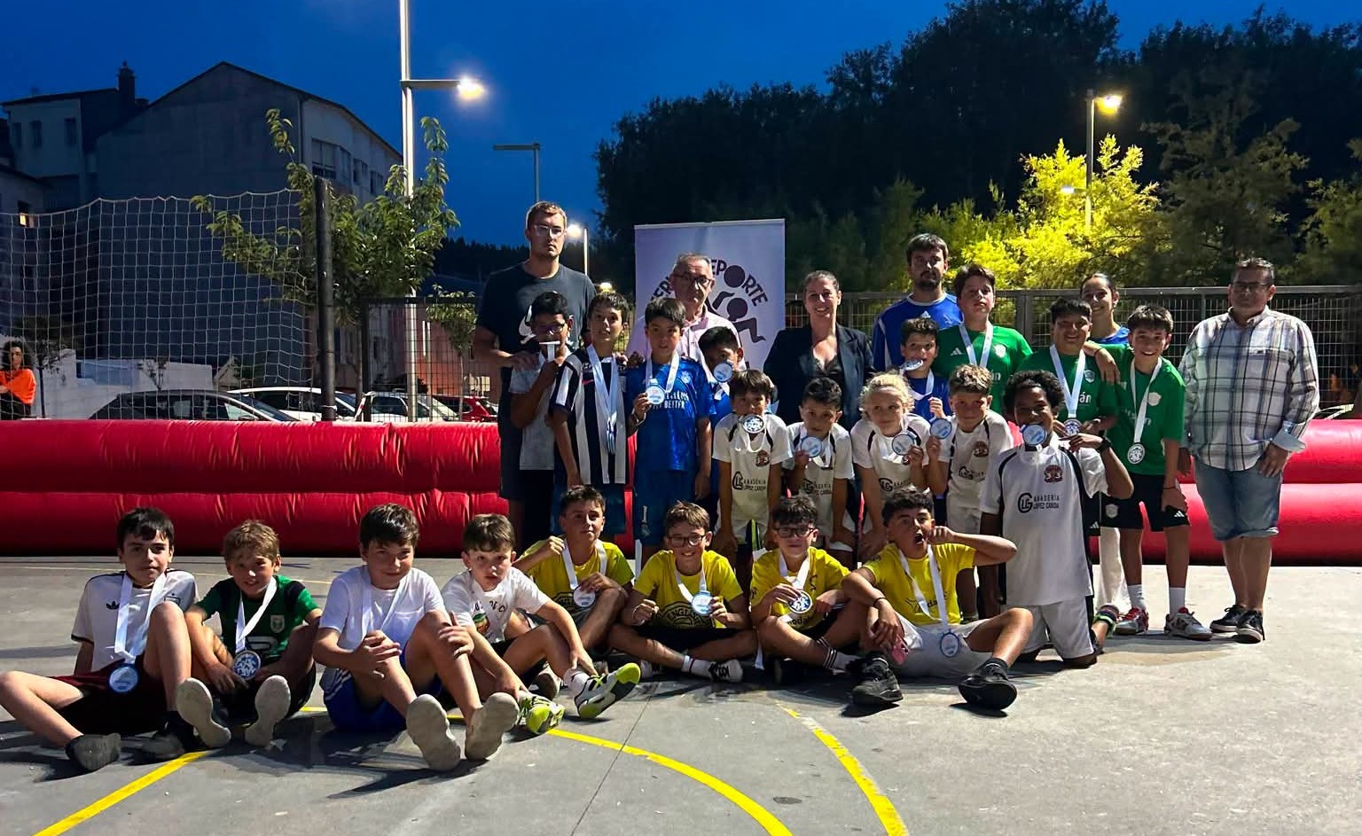As Noites de Fútbol 3x3 de Cervo reuniron numerosos equipos e afeccionados nunha semana marcada polo deporte, a convivencia e o gran ambiente