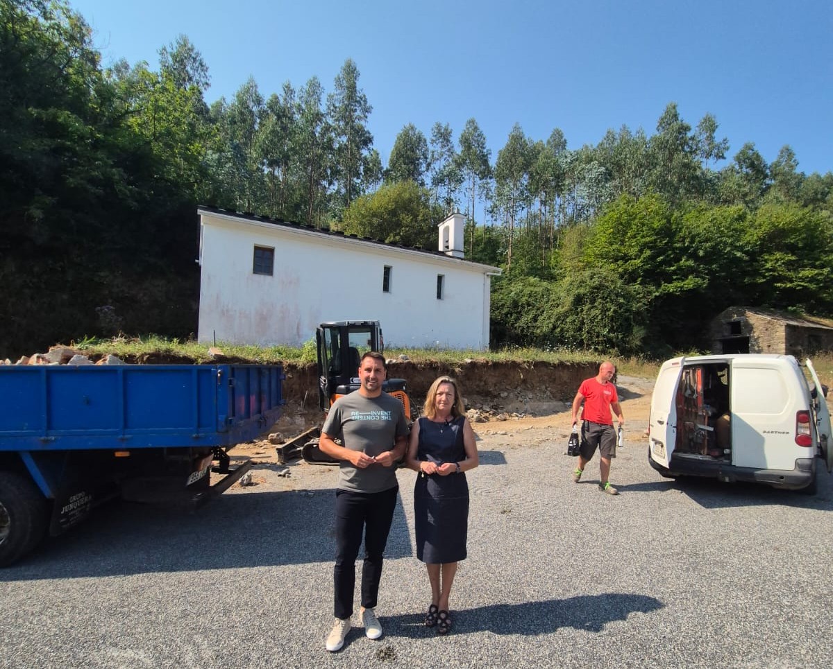Iniciadas as obras de mellora da contorna da Capela de San Miguel en Vilapercide, Trabada
