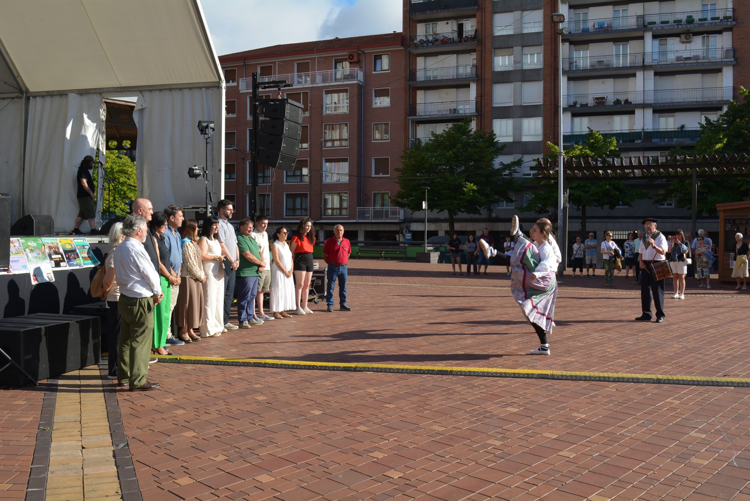 A alcaldesa de Vilalba, Marta Rouco, inaugurou en Sestao a nova edición de Galicia Pueblo a Pueblo, que este ano ten a a capital da Terra Chá como protagonista