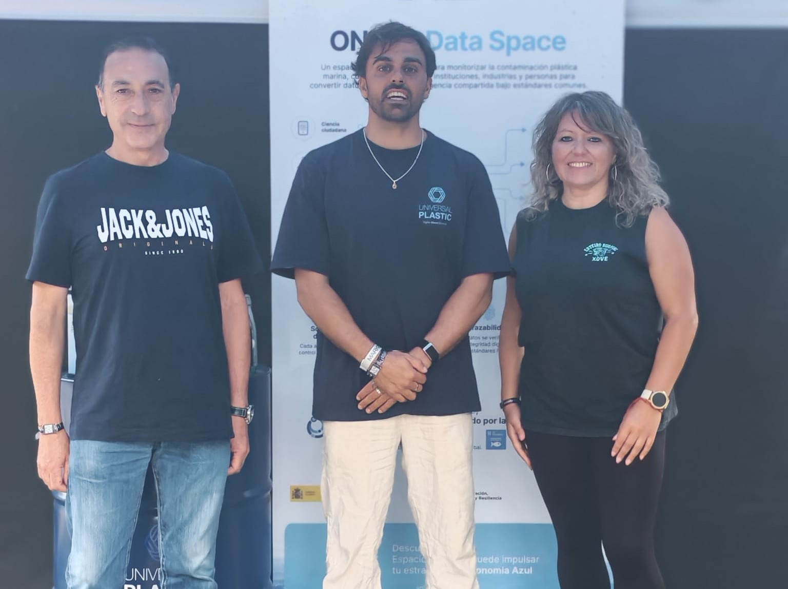 Universal Plastic e Resurrection Fest impulsan unha acción ambiental pioneira na praia de Esteiro en Xove