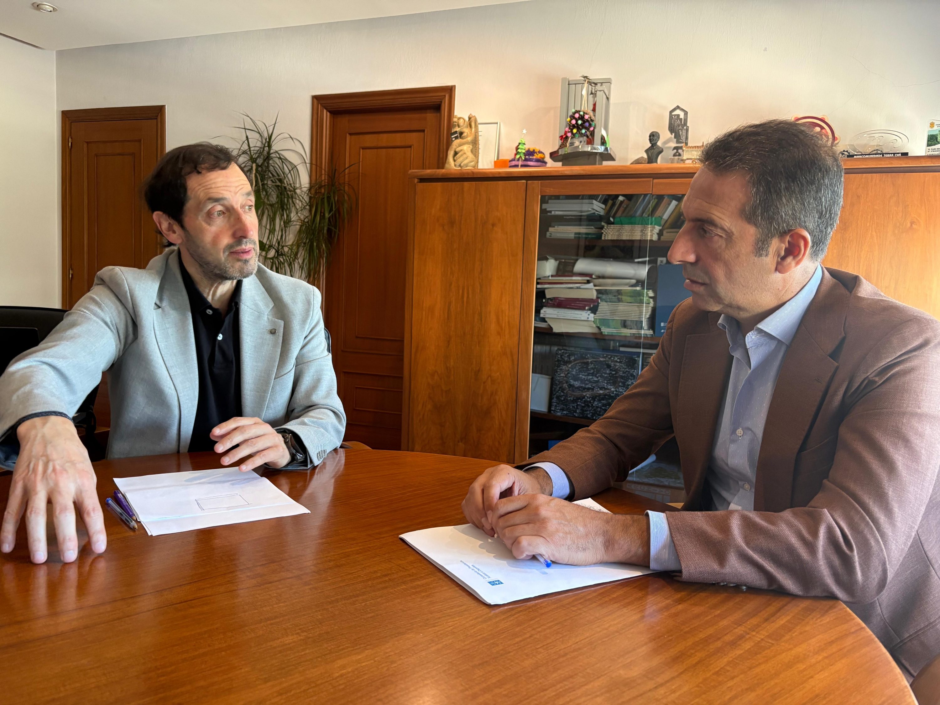 Villares e o alcalde de Cospeito avalían actuacións para mellorar as infraestruturas e servizos do municipio