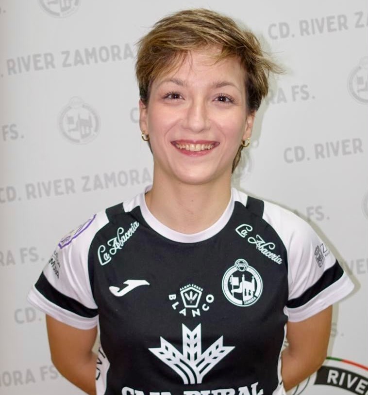 A ala-peche Paula León, primeira fichaxe do Burela FS para a tempada 2026–27