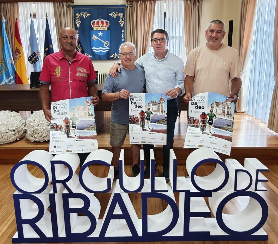 O II Half Triatlón Ribadeo reunirá este sábado a uns 250 deportistas