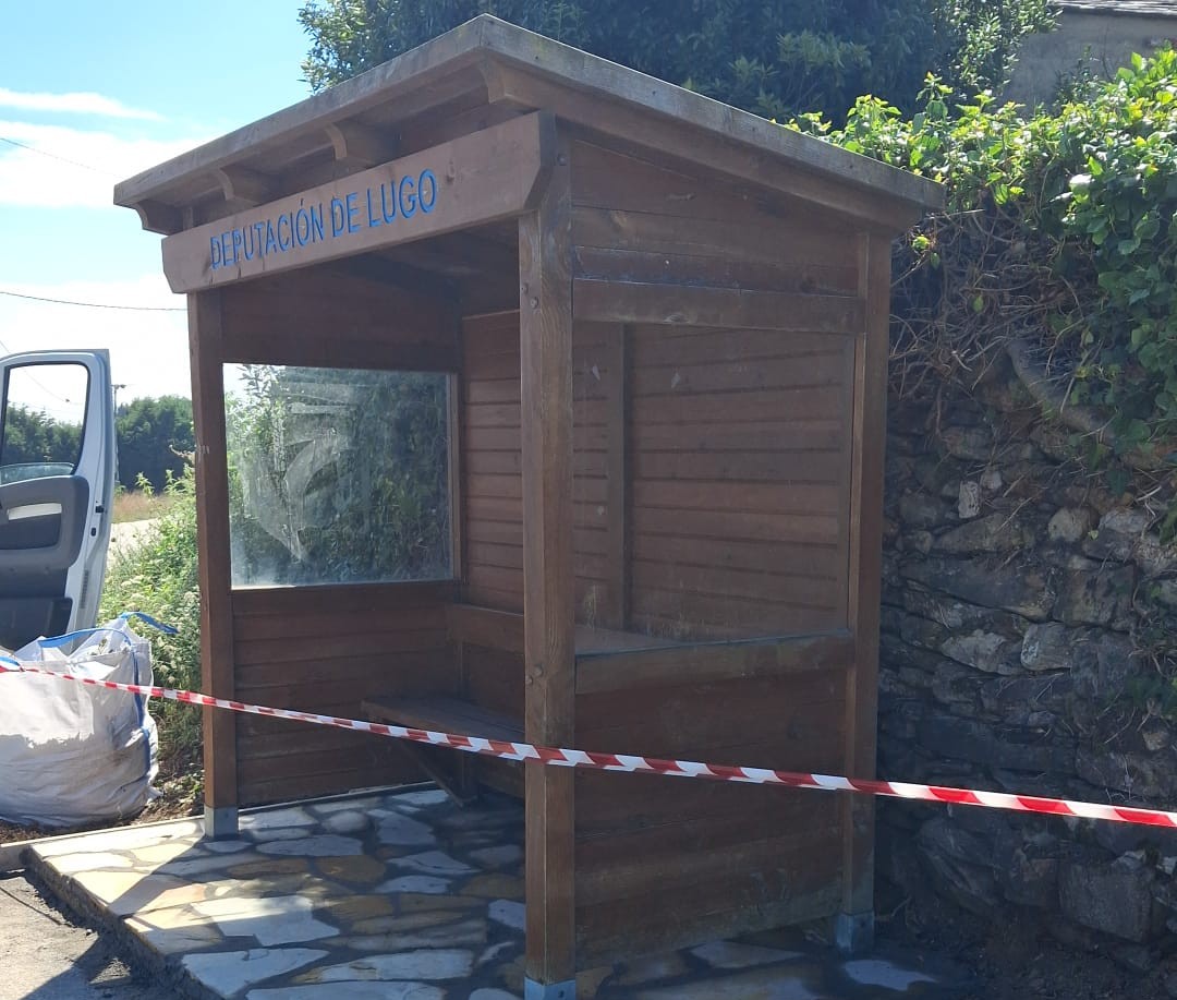 O Concello de Ribadeo avanza na renovación de contedores e marquesiñas en todas as parroquias