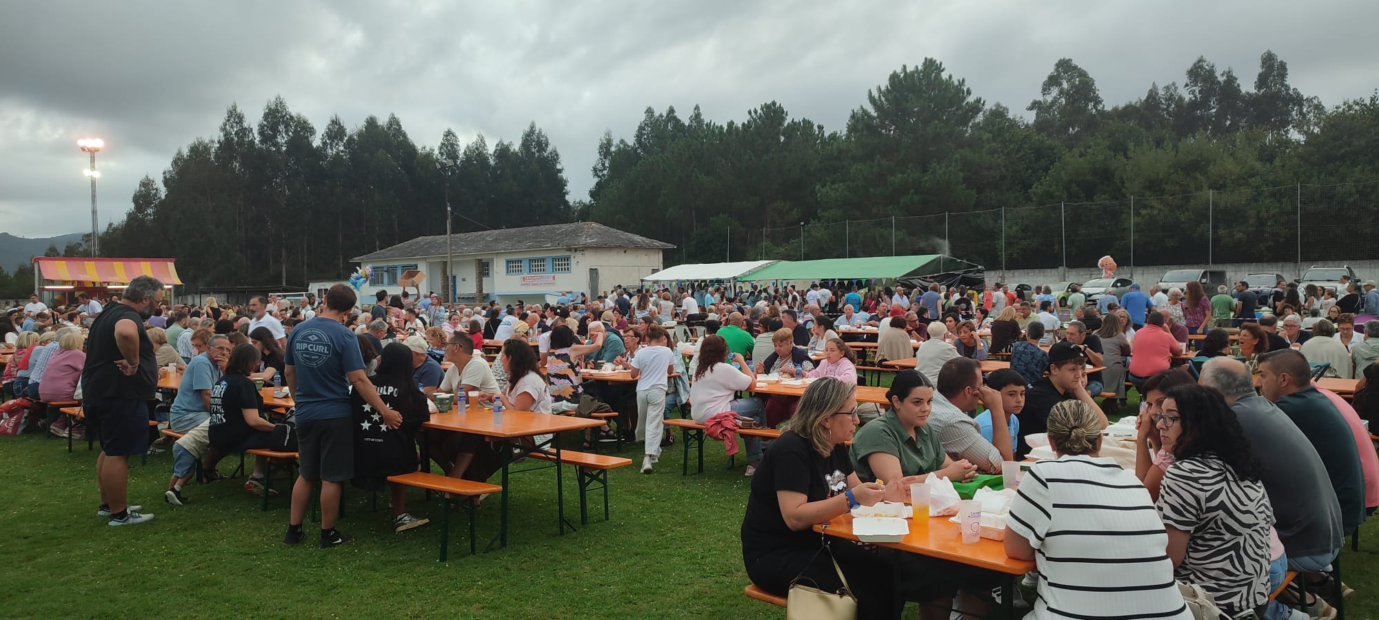 Éxito rotundo da Festa do Ovo Frito en Barreiros, con máis de 1.400 pratos servidos