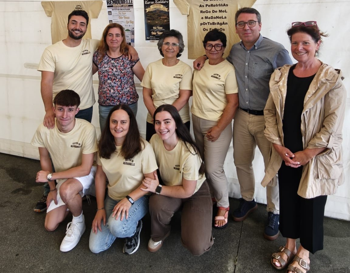 Ribadeo vive unha fin de semana gastronómica con catro grandes citas: Feira do Mel, Festa da Ría, Carne ao Caldeiro e Mercado do Camiño