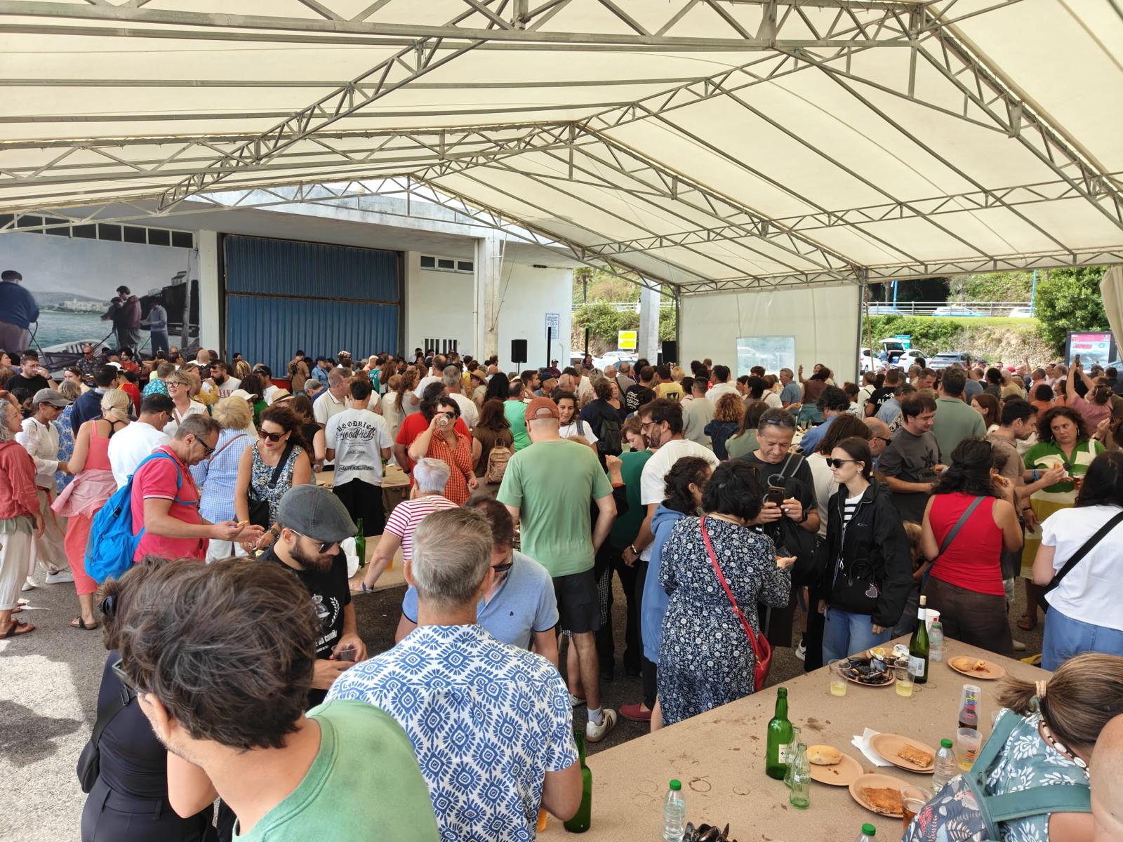 Ribadeo vibra cun sábado de feiras, festas e encontros gastronómicos
