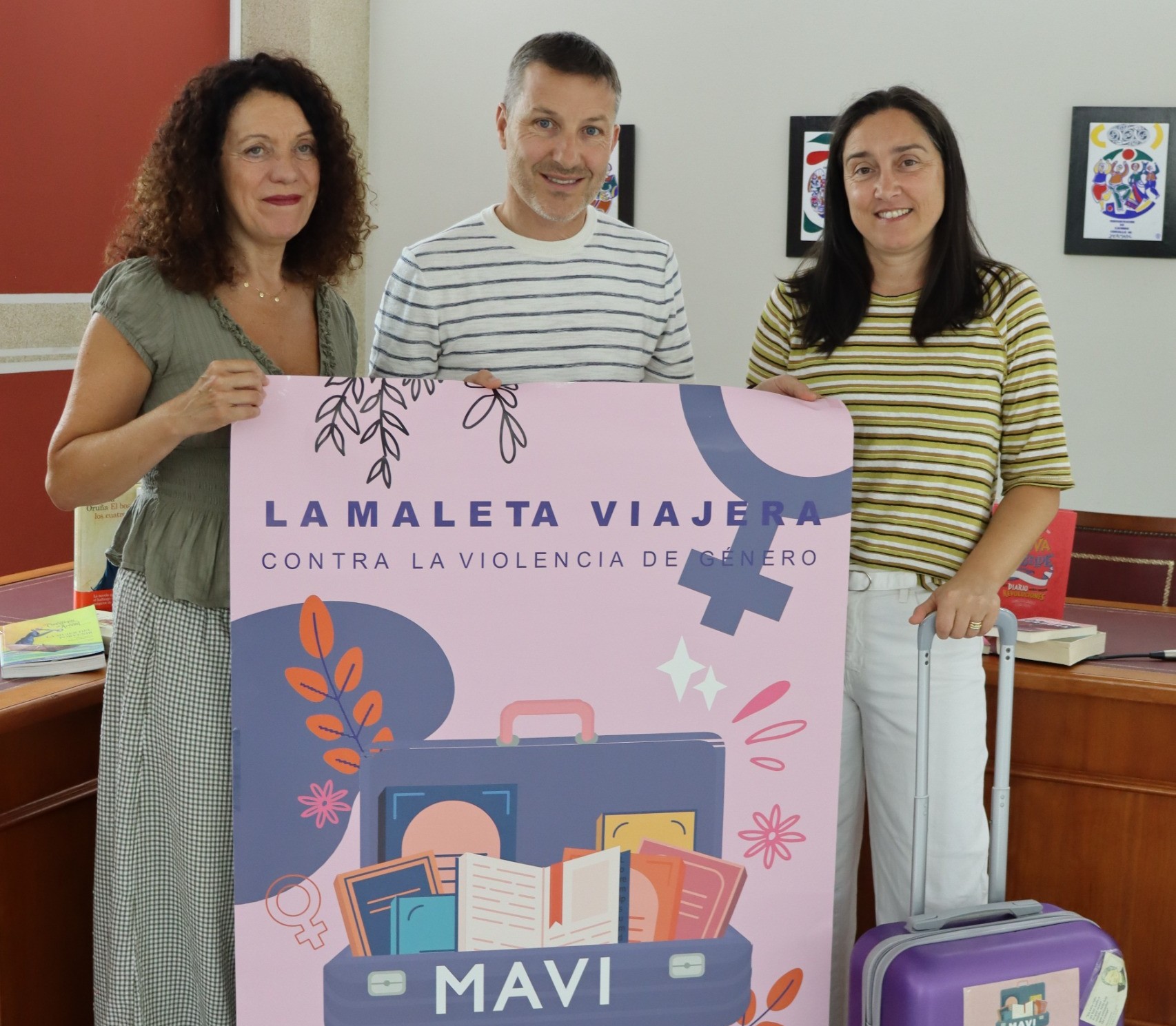 Muras recibe a Maleta Viaxeira contra a Violencia de Xénero da Subdelegación do Goberno