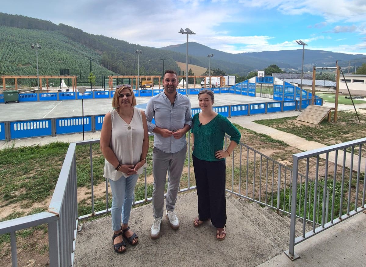 Comezan as obras de transformación do complexo deportivo de Trabada