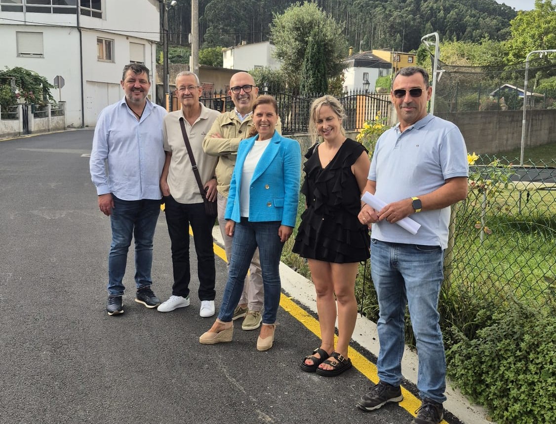 Finalizan as obras de renovación na Avenida de Santiago, en Covas