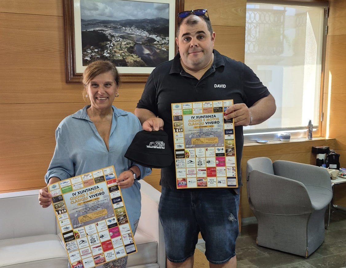 Coches e motos clásicos regresan a Viveiro nunha cita xa imprescindible