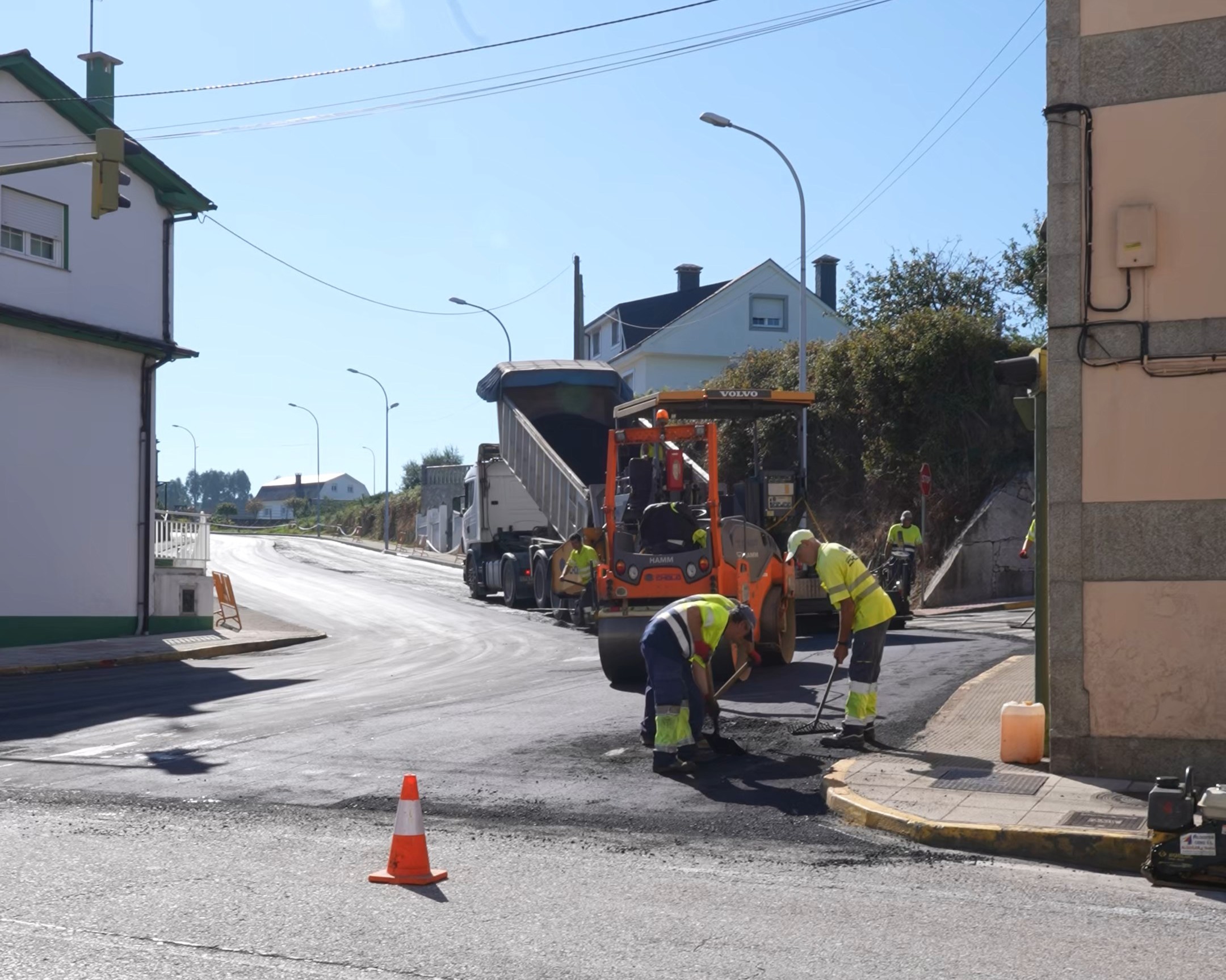 A Deputación continúa a renovación da rede viaria con obras activas en Xove e Mondoñedo