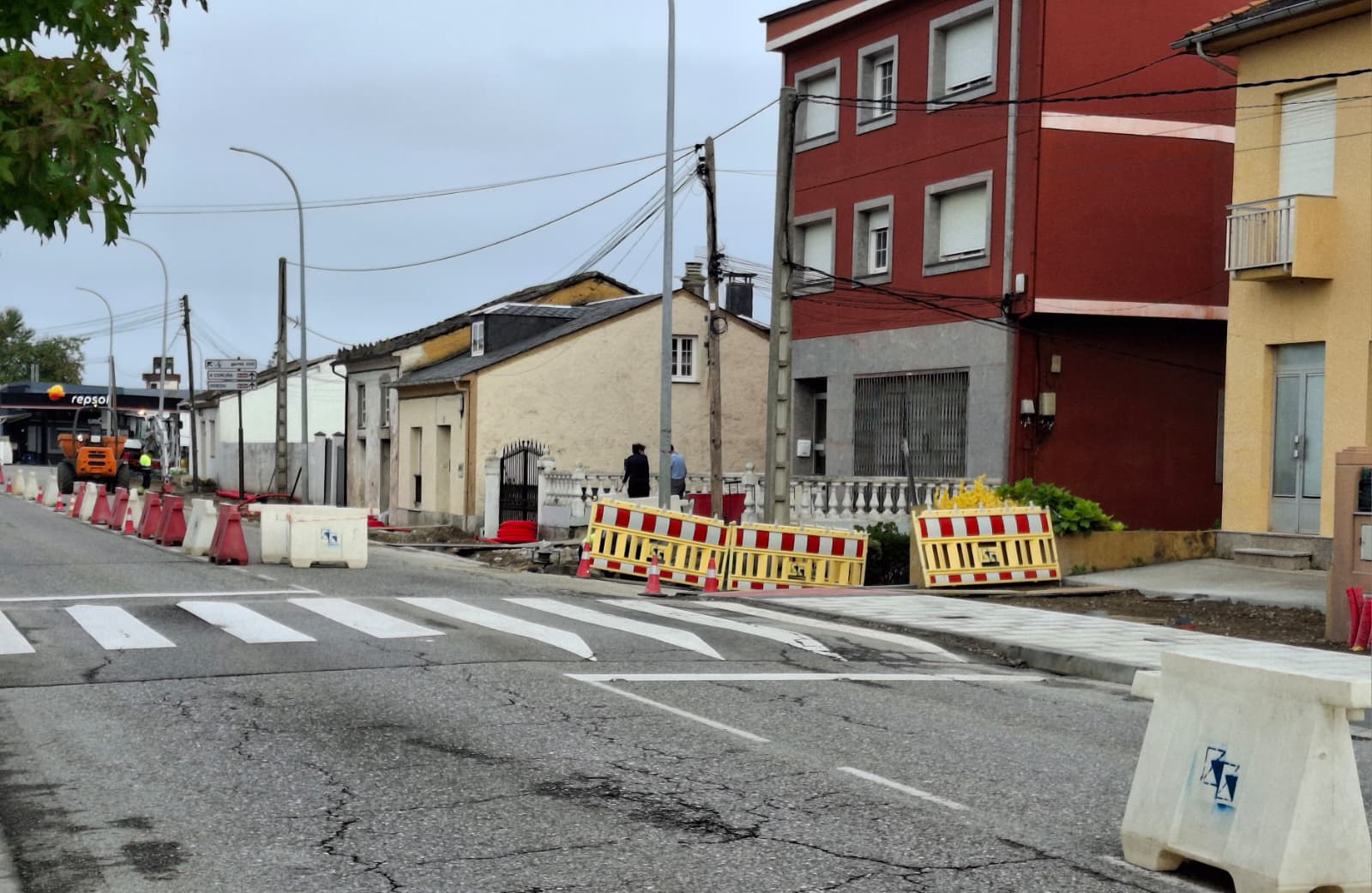 Veciños da Avenida de América de Ribadeo crean un colectivo para defender os seus dereitos ante as obras do Concello