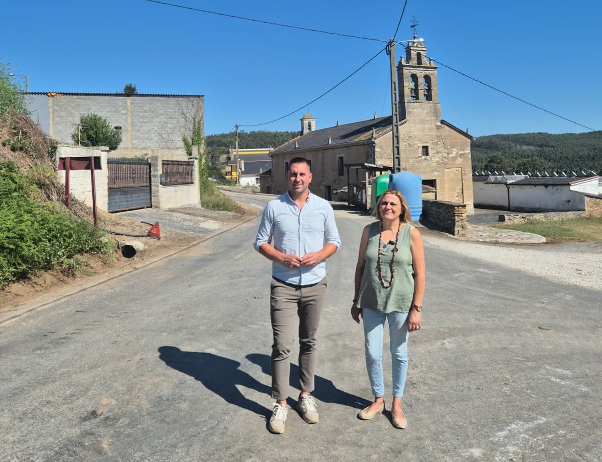 Comezan as obras de acondicionamento da estrada entre a igrexa de Valboa e Sequeiro, en Trabada