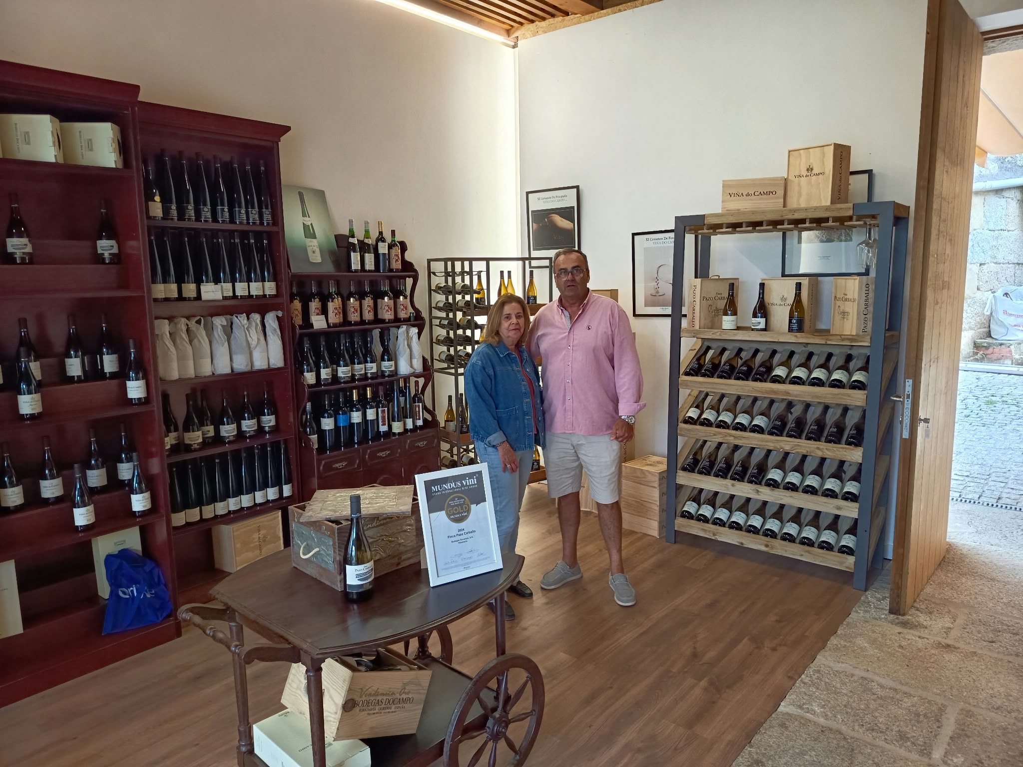Os gañadores do Ribadeo Sabe desfrutan da súa visita a Bodegas Docampo en Ribadavia