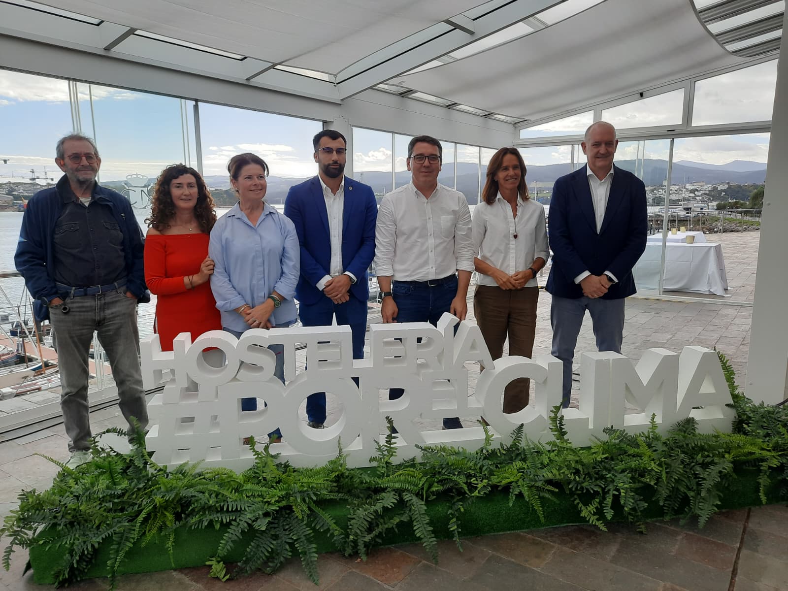 Máis de 50 establecementos hostaleiros de Ribadeo súmanse á campaña Hostelería #PorElClima