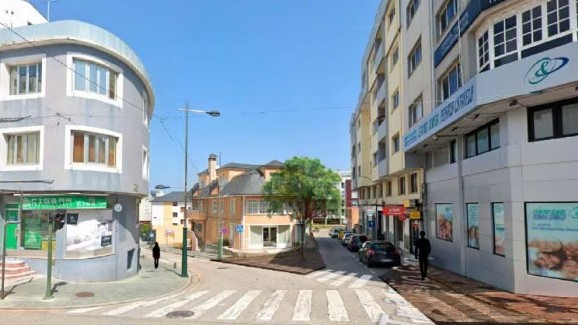 En marcha as obras para ampliar beirarrúas e ordenar o espazo no cruce de Arcadio Pardiñas en Burela