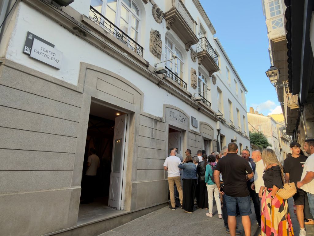Viveiro ofrece tres meses de teatro, música, circo, humor e maxia no Pastor Díaz