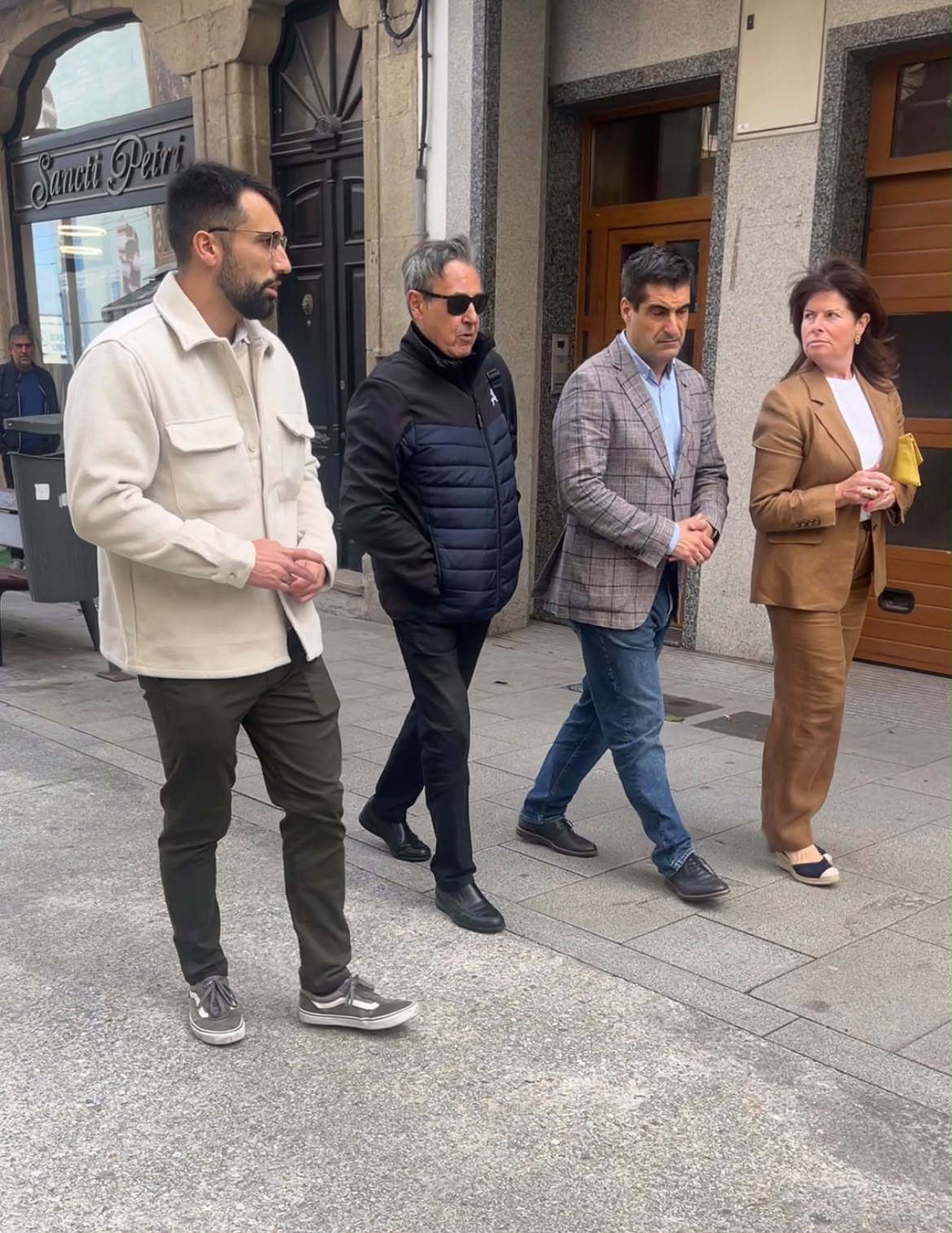 Rematou á viaxe á Mariña do escritor e xornalista José Ribagorda, que este domingo visitou varios comercios en Ribadeo e na Pontenova dentro da campaña “De compras pola Mariña” da FCAM