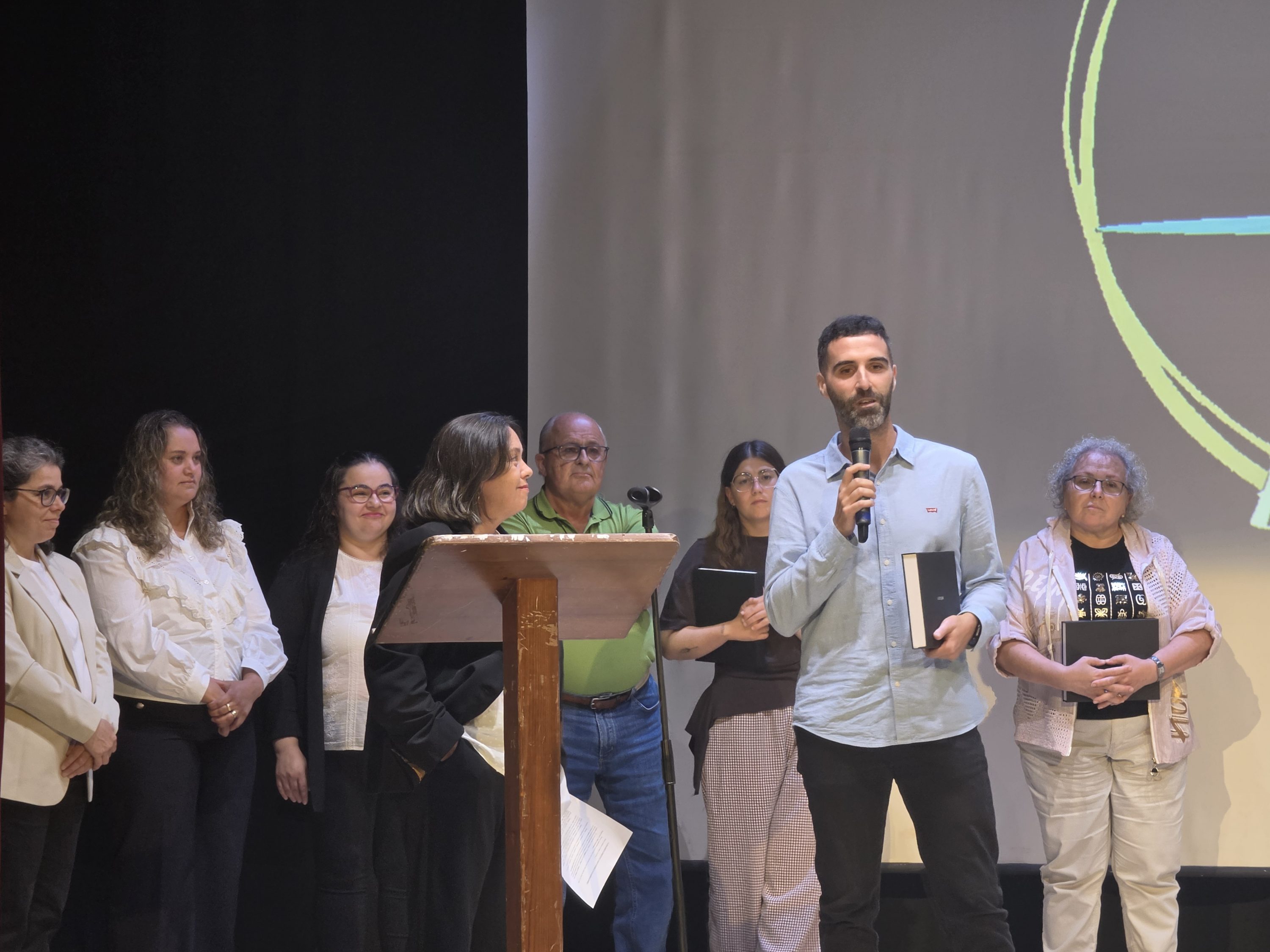 A Vicepresidencia da Deputación salienta o labor da Asociación Ó compás do río Ouro na dinamización cultural do Valadouro e Alfoz