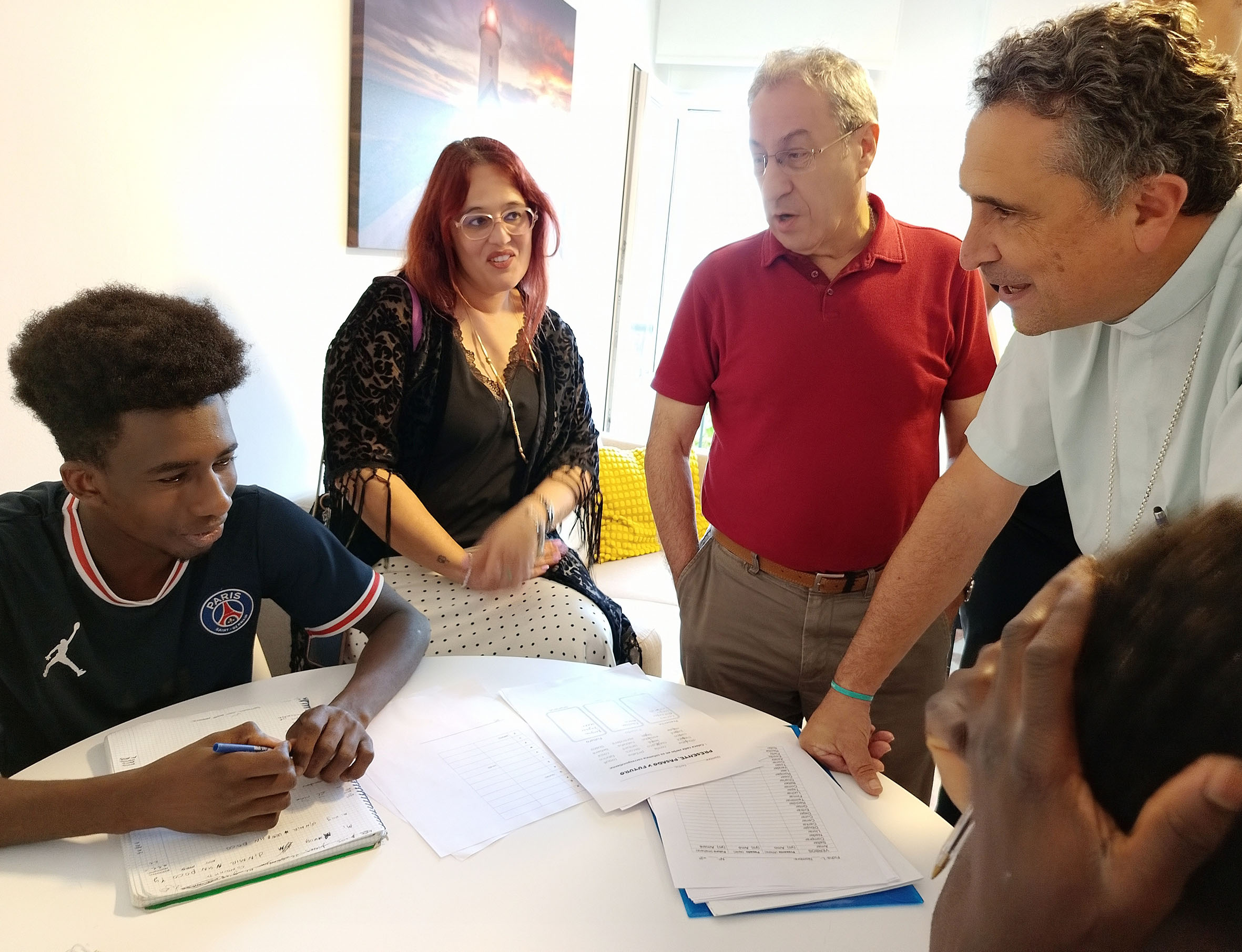 Responsables da Conferencia Episcopal visitan o Fogar San Aníbal de Burela e destacan o labor na integración de menores migrantes