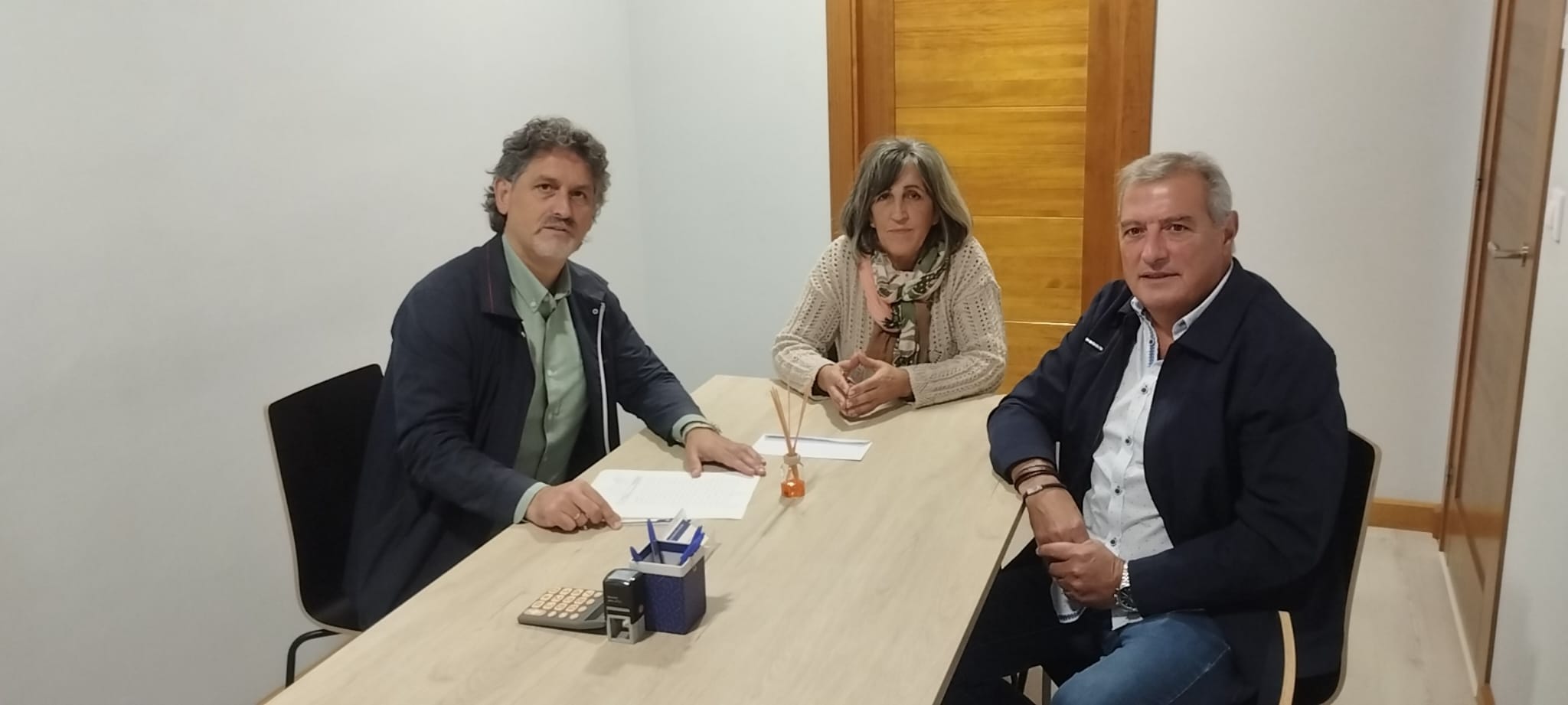 O Concello de Ortigueira formaliza a compra dunha parcela en Senra para crear unha nova área recreativa