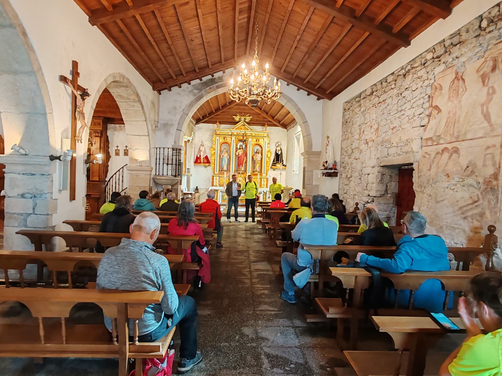 O Camiño do Mar reúne en Burela a un grupo de 40 peregrinos nunha iniciativa de promoción turística