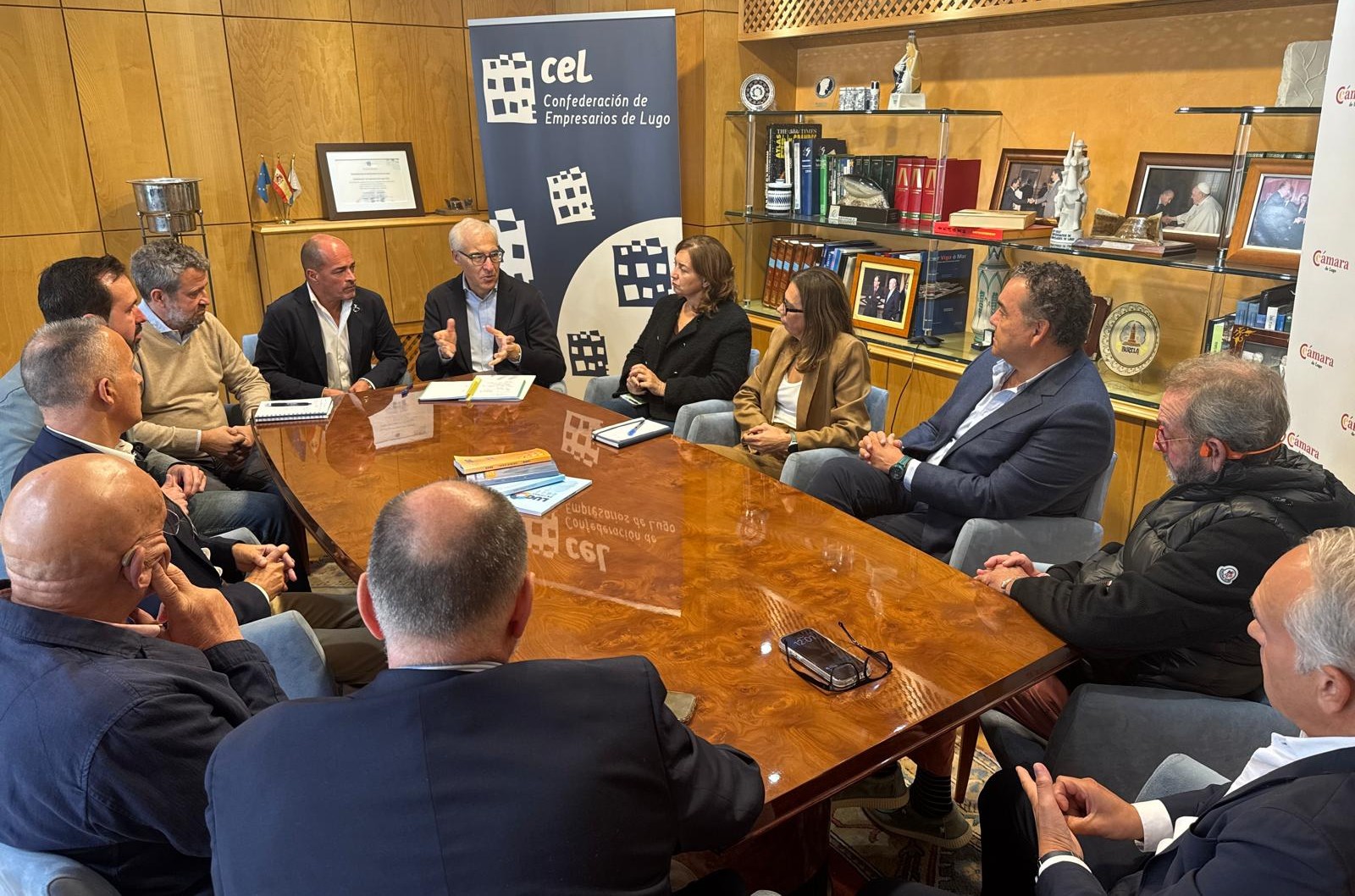 O PP lucense coincide co sector empresarial na necesidade de adoptar medidas en materia enerxética, da fiscalidade, da innovación e do talento para “favorecer a competitividade da provincia”